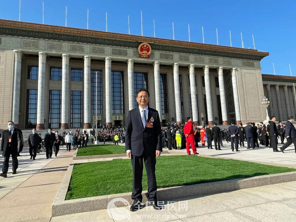 百年礦醫(yī)第一人！徐礦總醫(yī)院榮良群院長榮獲“全國勞?！惫鈽s稱號！